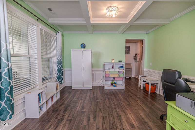 202 Streamside Dr, Sanford, NC 27330
