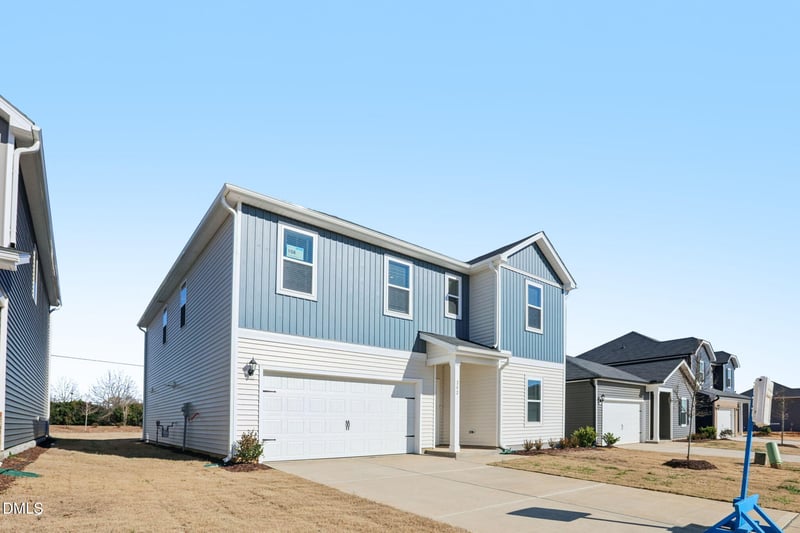 202 Thistle Patch Pl, Angier, NC 27501