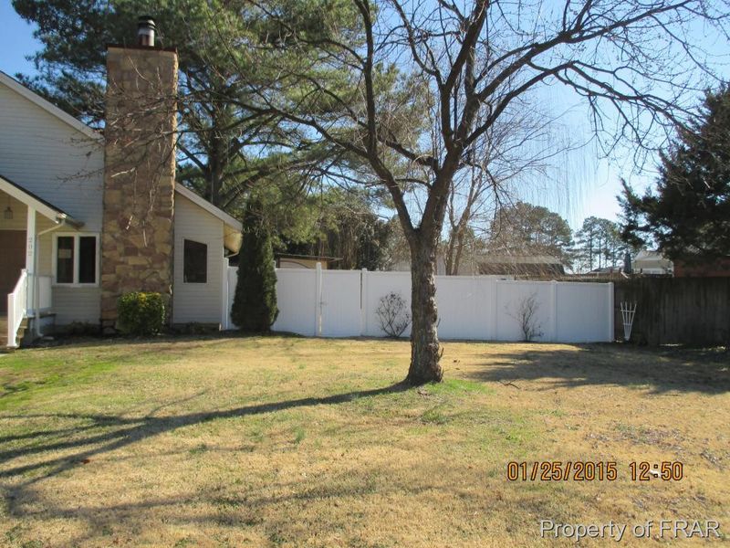 202 Violet Dr, Dunn, NC 28334