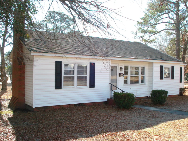 202 Wayne Ave, Dunn, NC 28334