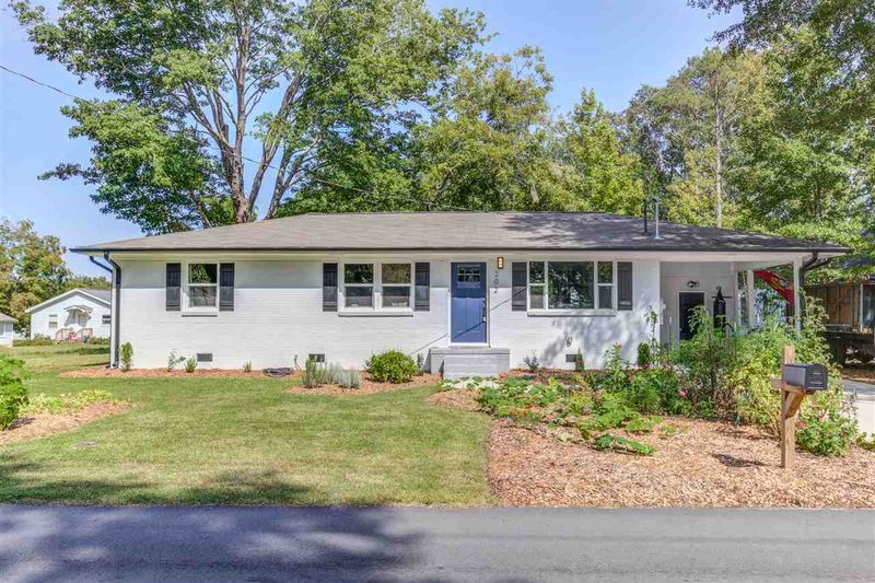 202 N Whitley St, Zebulon, NC 27597