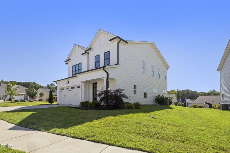 2020 Moonraker Dr, Fuquay Varina, NC 27526