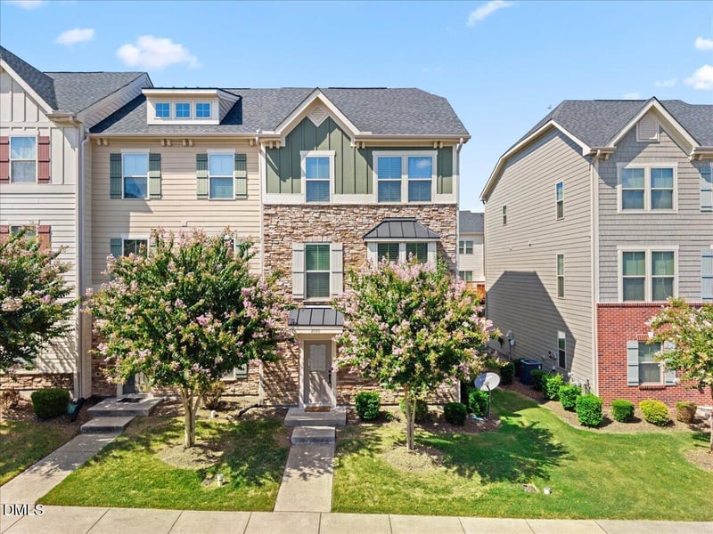 2020 Old Chapman Dr, Apex, NC 27502