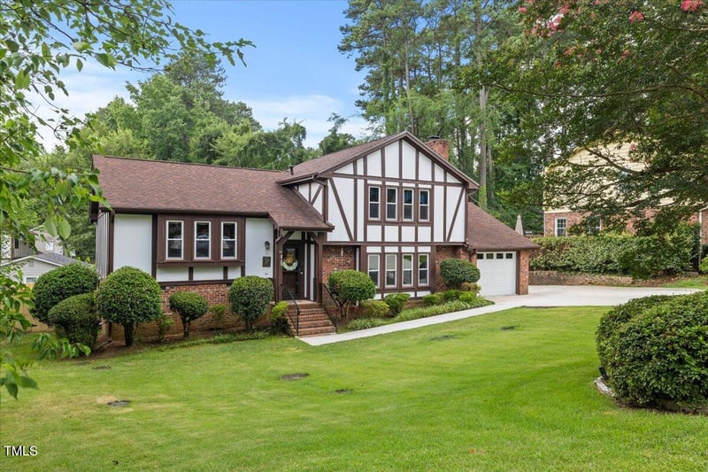 2020 Port Royal Rd, Raleigh, NC 27609