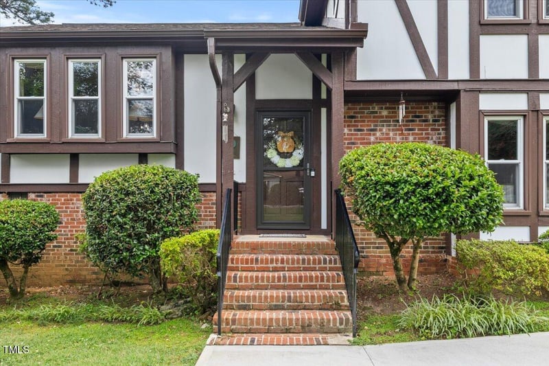 2020 Port Royal Rd, Raleigh, NC 27609
