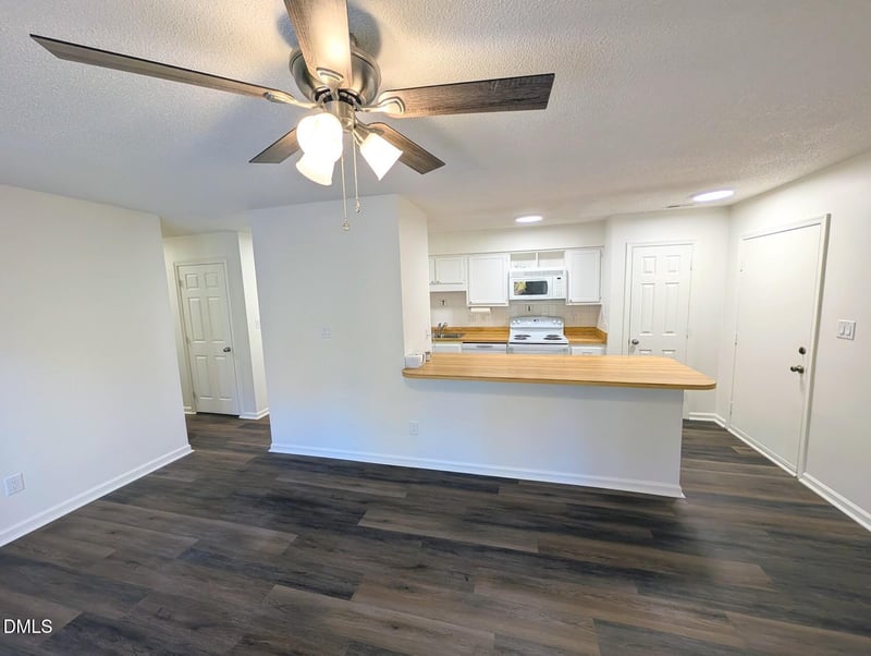 2020 Quaker Ldg #103, Raleigh, NC 27603