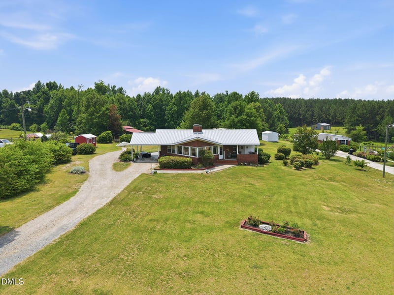 2020 Rice Rd, Sanford, NC 27330