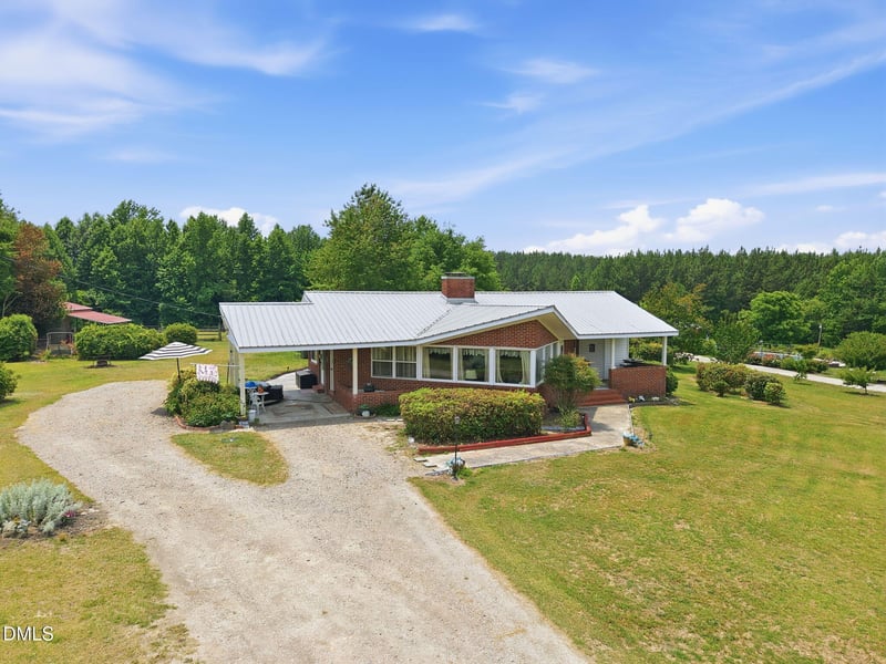 2020 Rice Rd, Sanford, NC 27330
