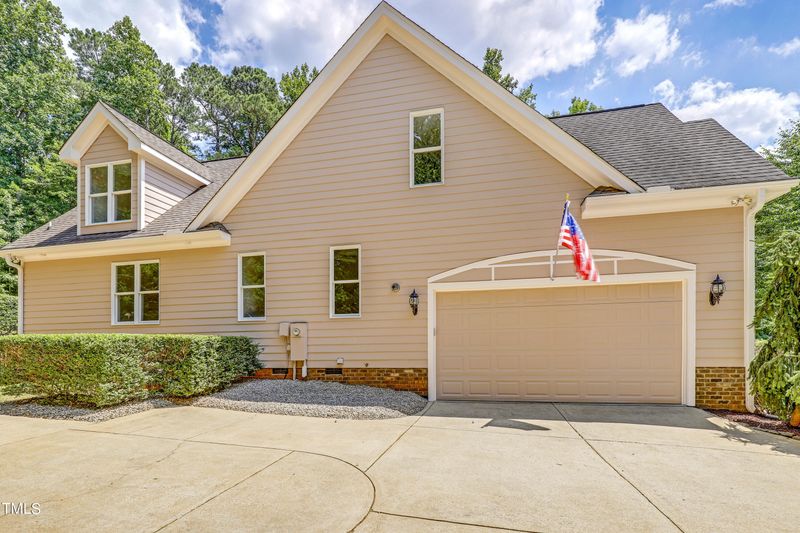 2020 Silverleaf Dr, Youngsville, NC 27596