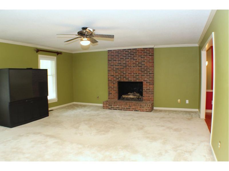2020 Sunnybrook Dr, Burlington, NC 27215
