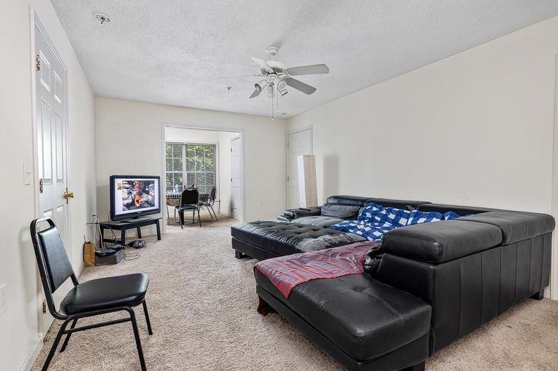 2020 University Woods Dr #101, Raleigh, NC 27603