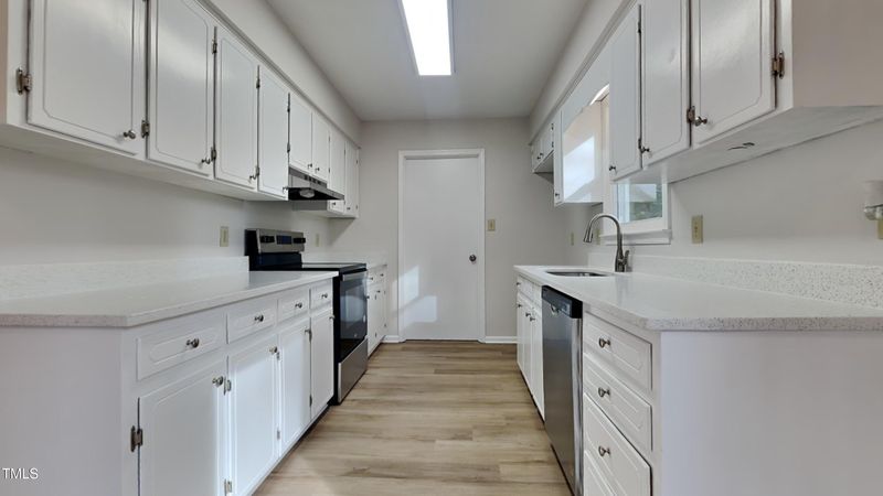 2021 Country Trails Dr, Clayton, NC 27520