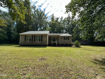 2021 Fort Dr, Clayton, NC 27520