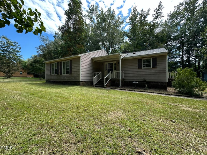 2021 Fort Dr, Clayton, NC 27520