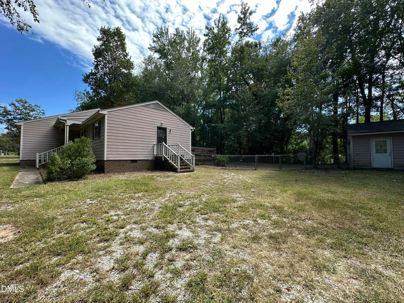 2021 Fort Dr, Clayton, NC 27520