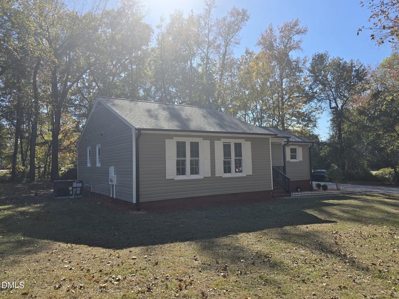 2021 Fort Dr, Clayton, NC 27520