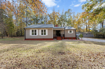 2021 Fort Dr, Clayton, NC 27520