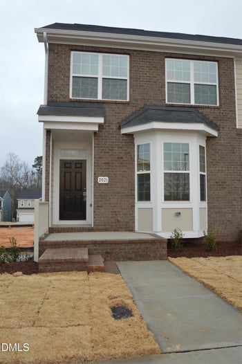 2021 Hayes Ln, Holly Springs, NC 27540