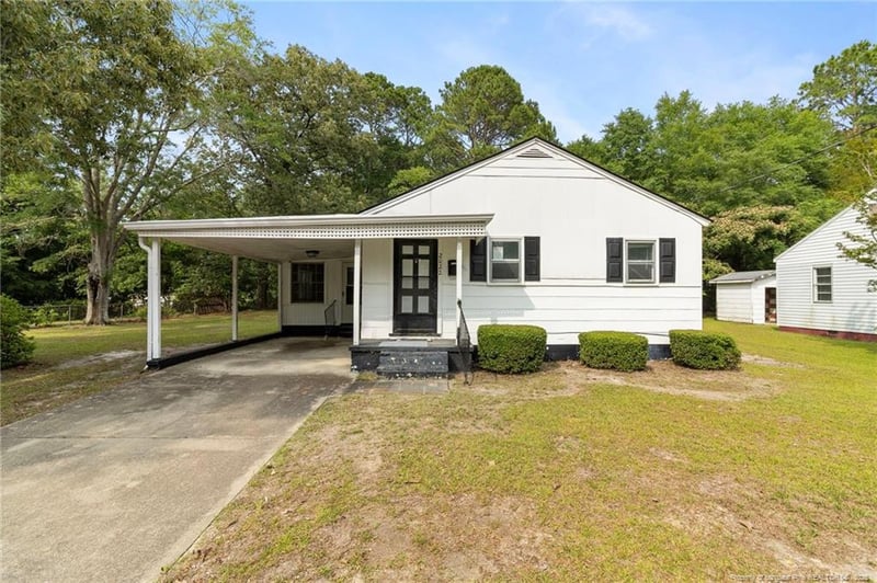 2022 Newark Ave, Fayetteville, NC 28301