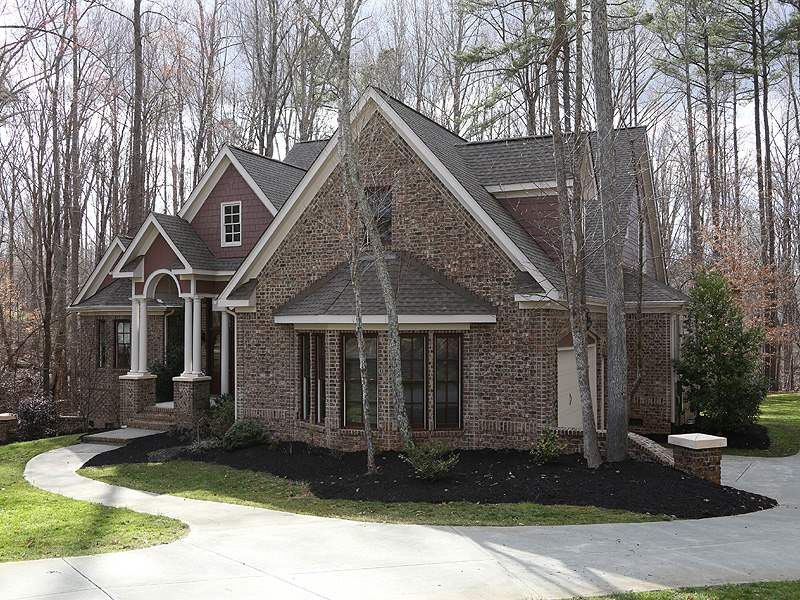 2023 Silverleaf Dr, Youngsville, NC 27596