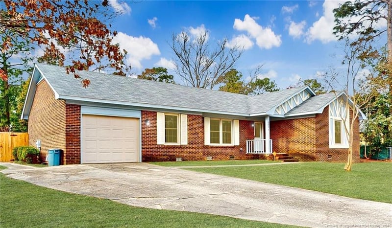 2024 Blackfriars Rd, Fayetteville, NC 28304