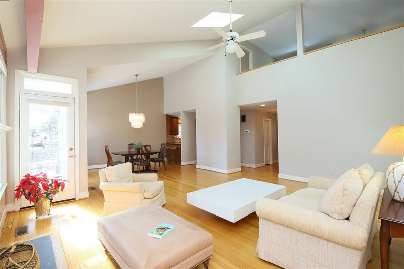 2024 Markham Dr, Chapel Hill, NC 27514