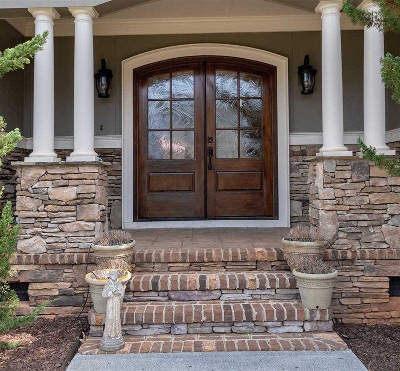 2024 Silverleaf Dr, Youngsville, NC 27596