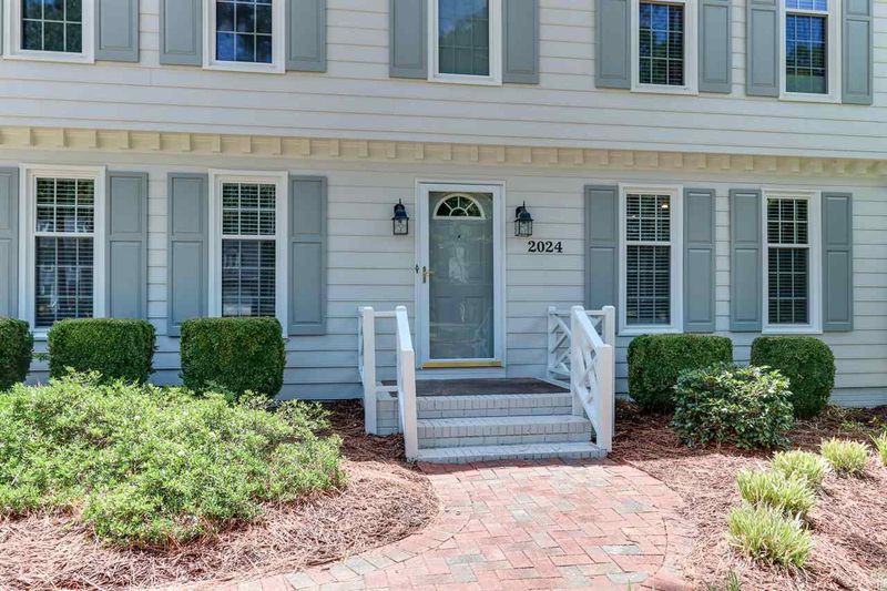 2024 Thorpshire Dr, Raleigh, NC 27615