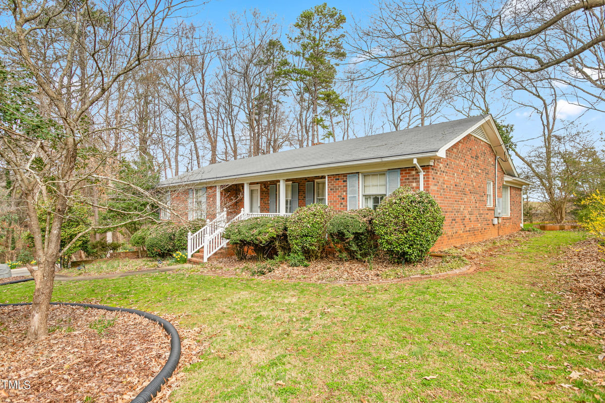 3821 Quail Run Lane, Burlington NC 27215