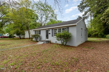 116 Hunters Circle, Fayetteville NC 28304