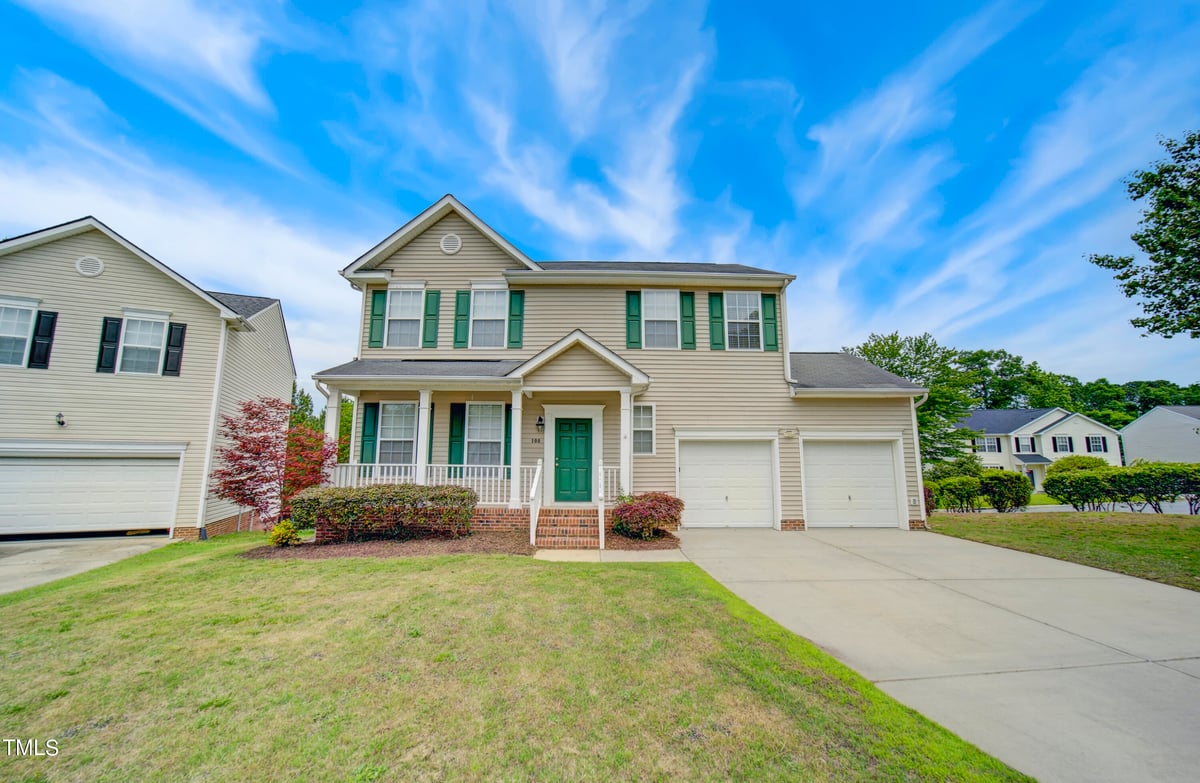 100 Plumbago Place, Holly Springs NC 27540