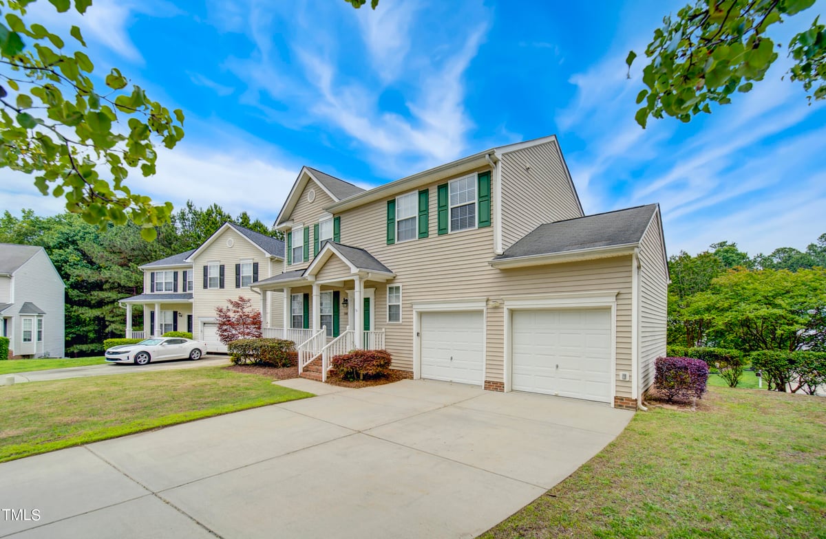 100 Plumbago Place, Holly Springs NC 27540