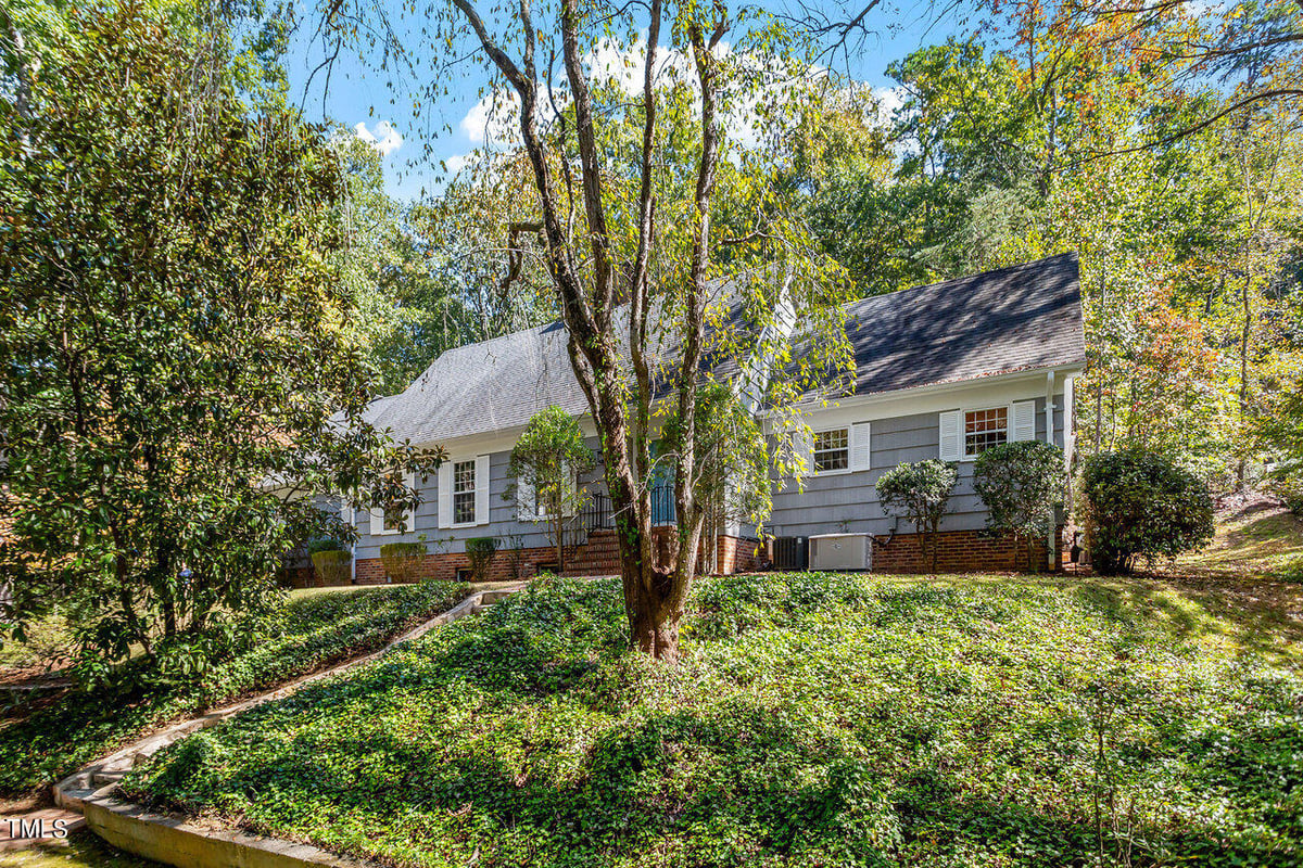 629 Sugarberry Road, Chapel Hill NC 27514