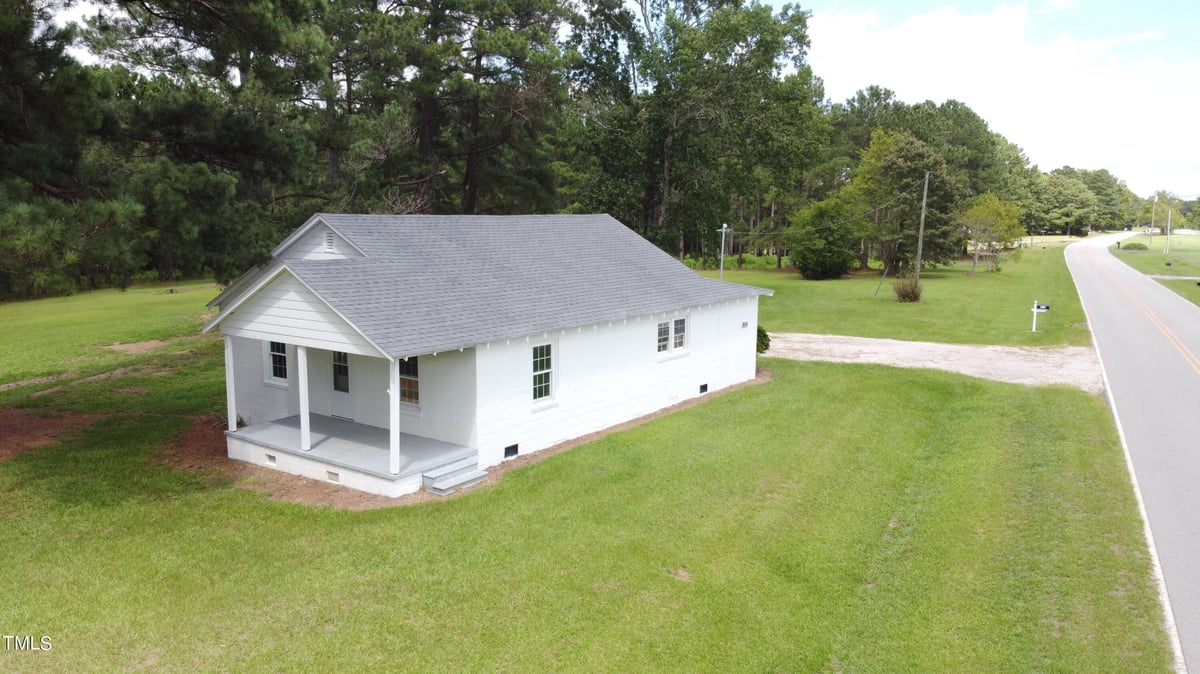 814 Shade Tree Road, Benson NC 27504