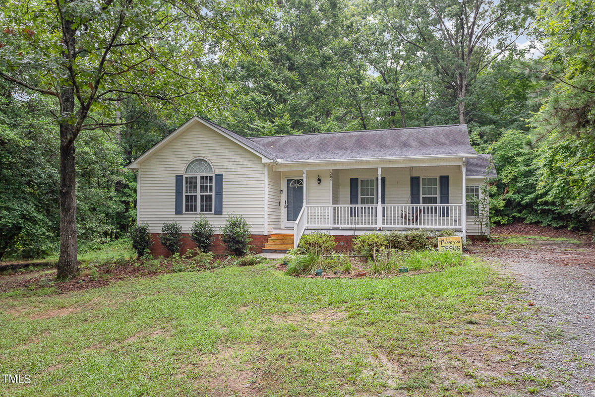 204 Beaver Ridge Way, Benson NC 27504