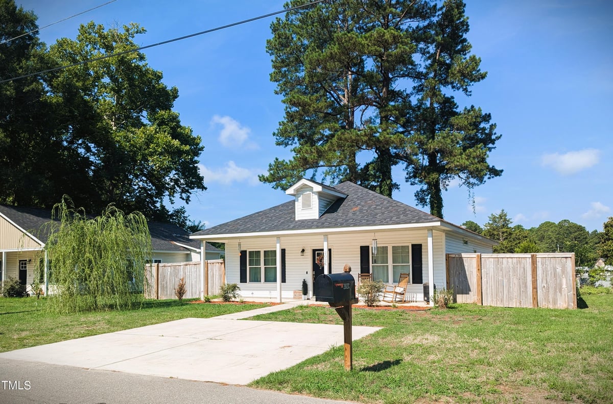 202 Austin Street # C, Four Oaks NC 27524