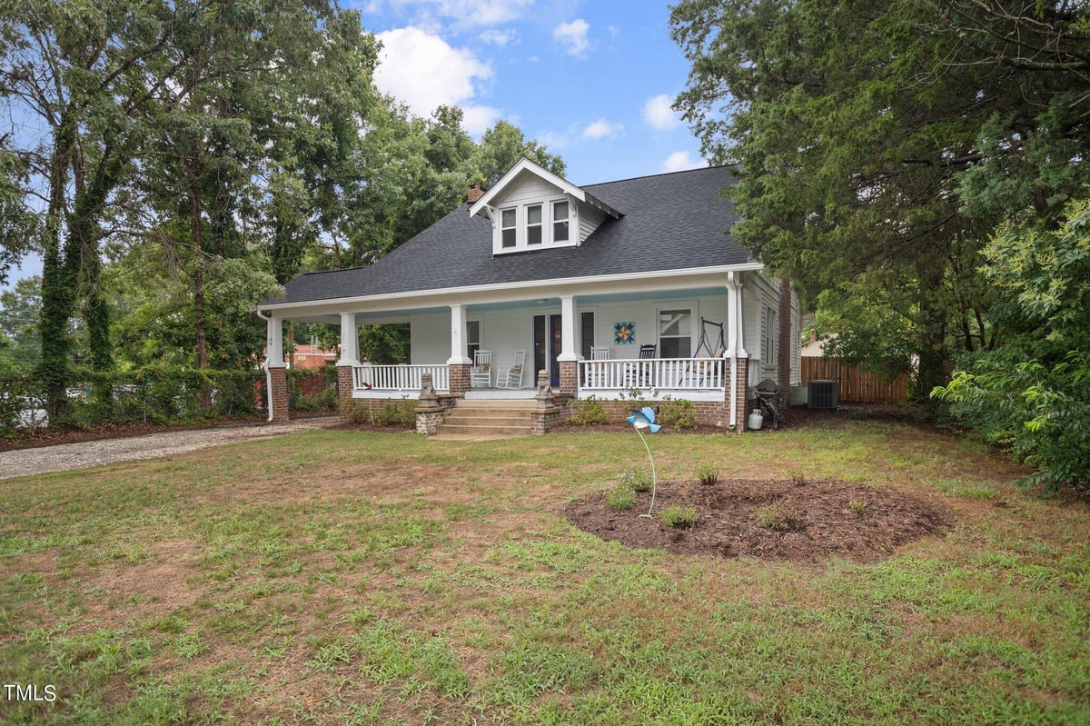 1127 W Webb Avenue, Burlington NC 27217