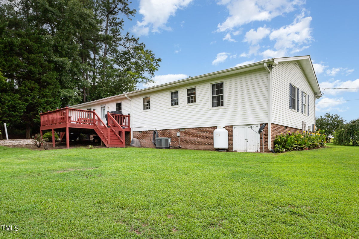 144 Onslow Stephenson Road, Willow Springs NC 27592