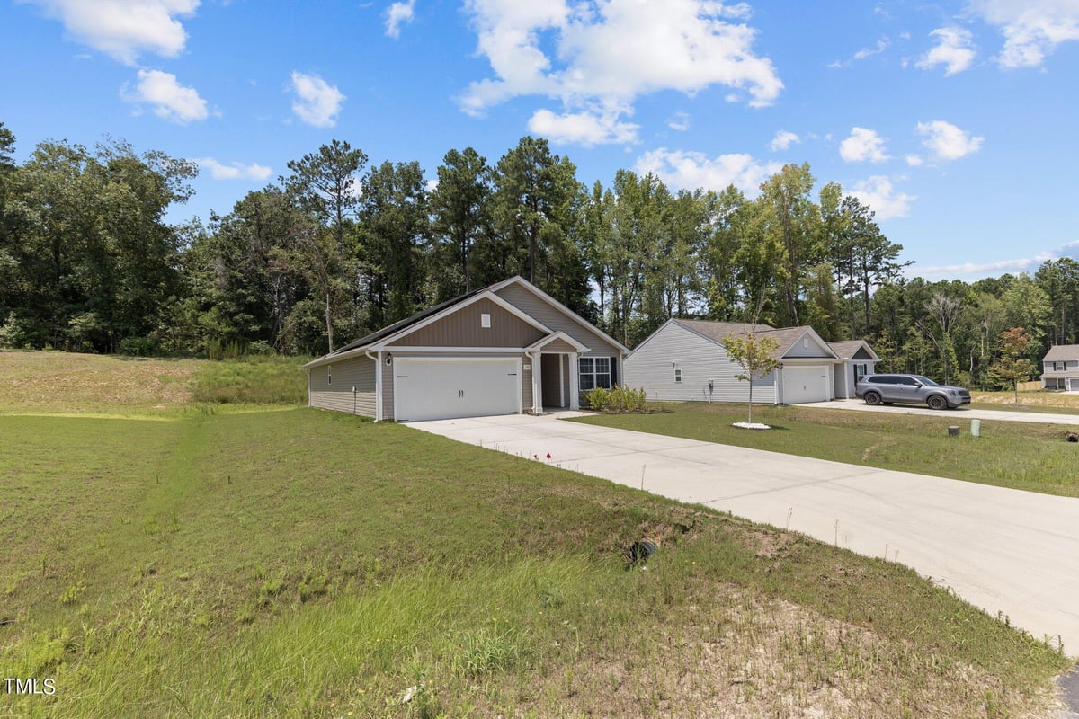 207 Barnsley Road, Angier NC 27501