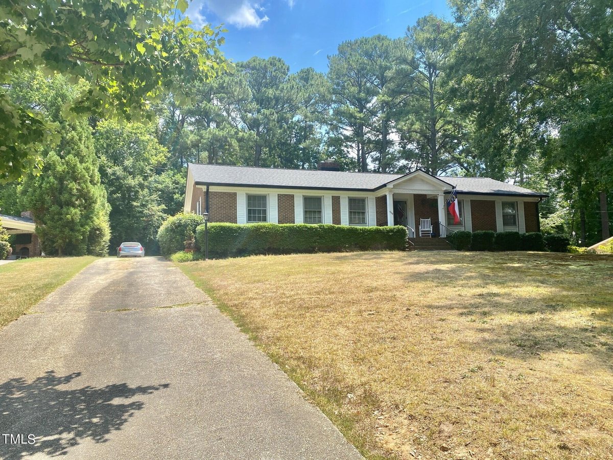 406 Hillcrest Road, Apex NC 27502