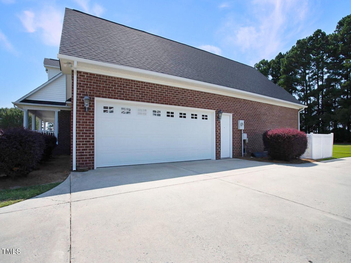 107 Knottingham Court, Dunn NC 28334