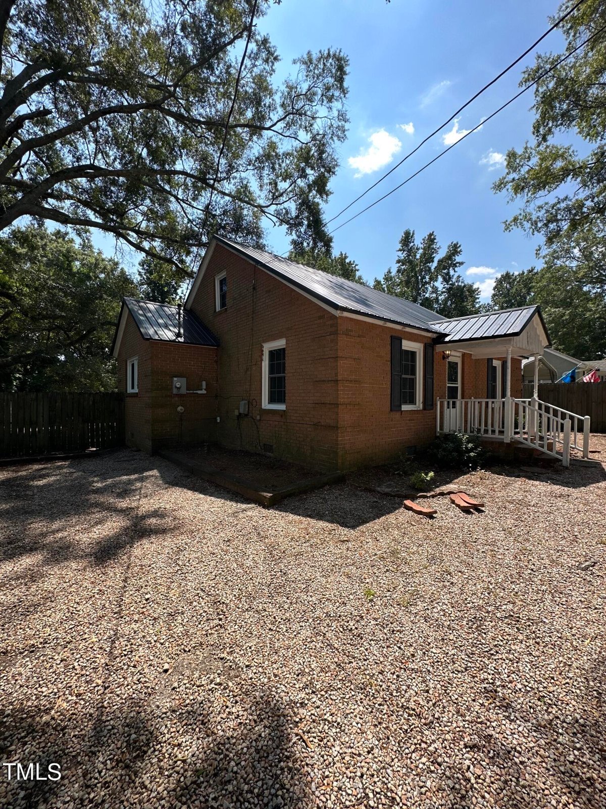 209 W Sycamore Street, Zebulon NC 27597