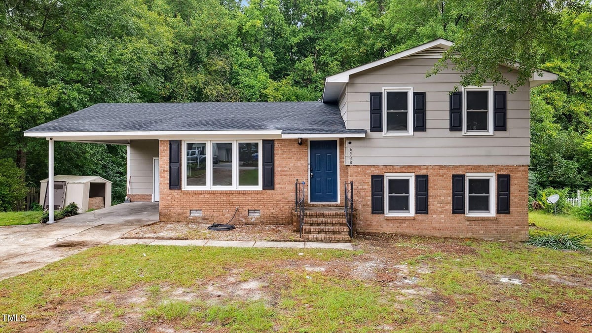 6538 Sprucewood Road, Fayetteville NC 28304