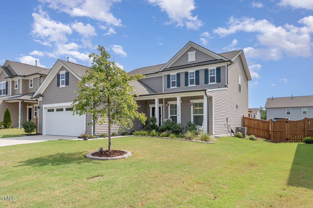 2216 Fairway Green Drive, Fuquay Varina NC 27526