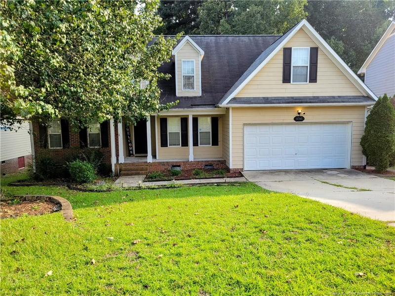 8741 Grouse Run Ln, Fayetteville, NC 28314