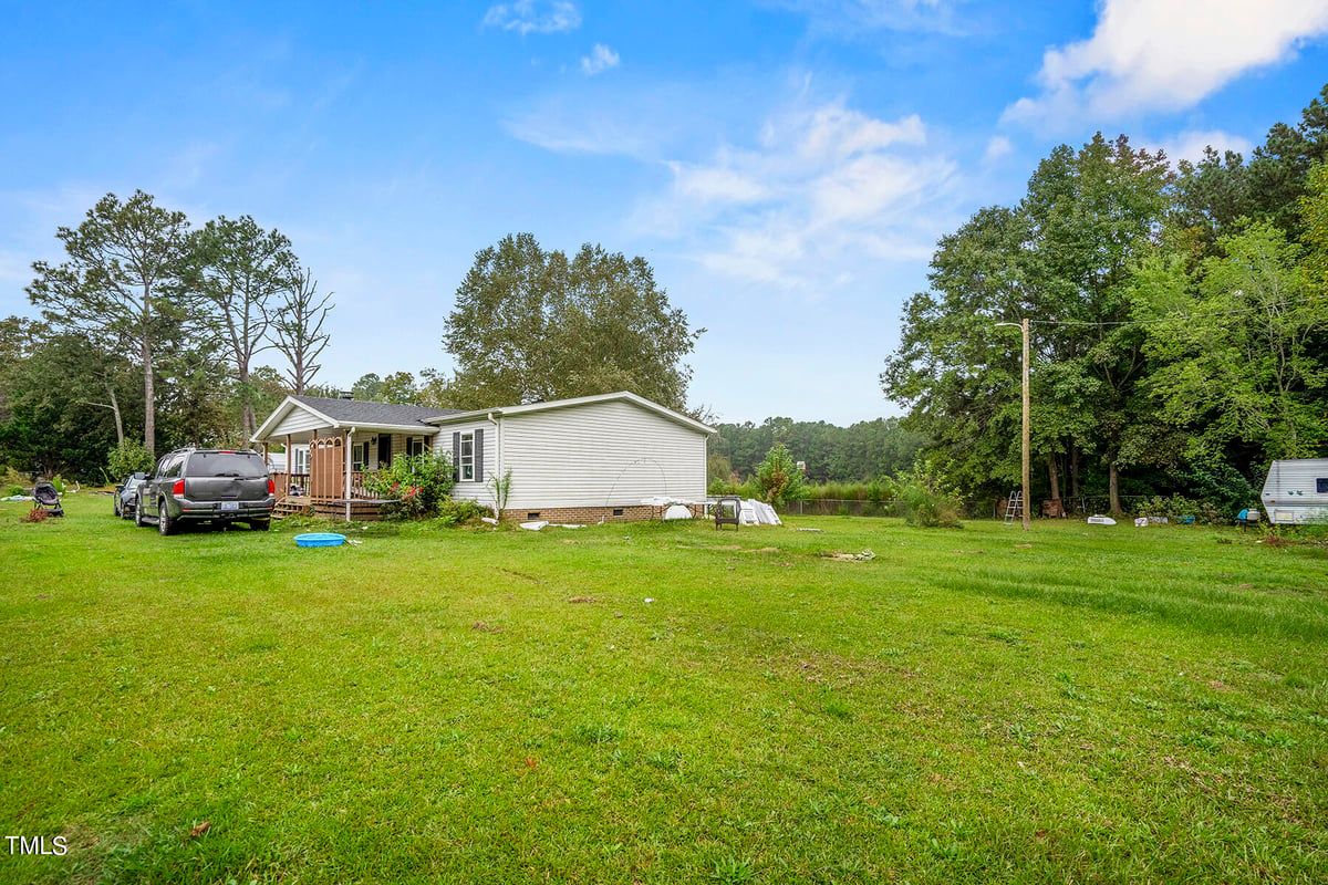 567 Gunter Lake Road, Sanford NC 27332