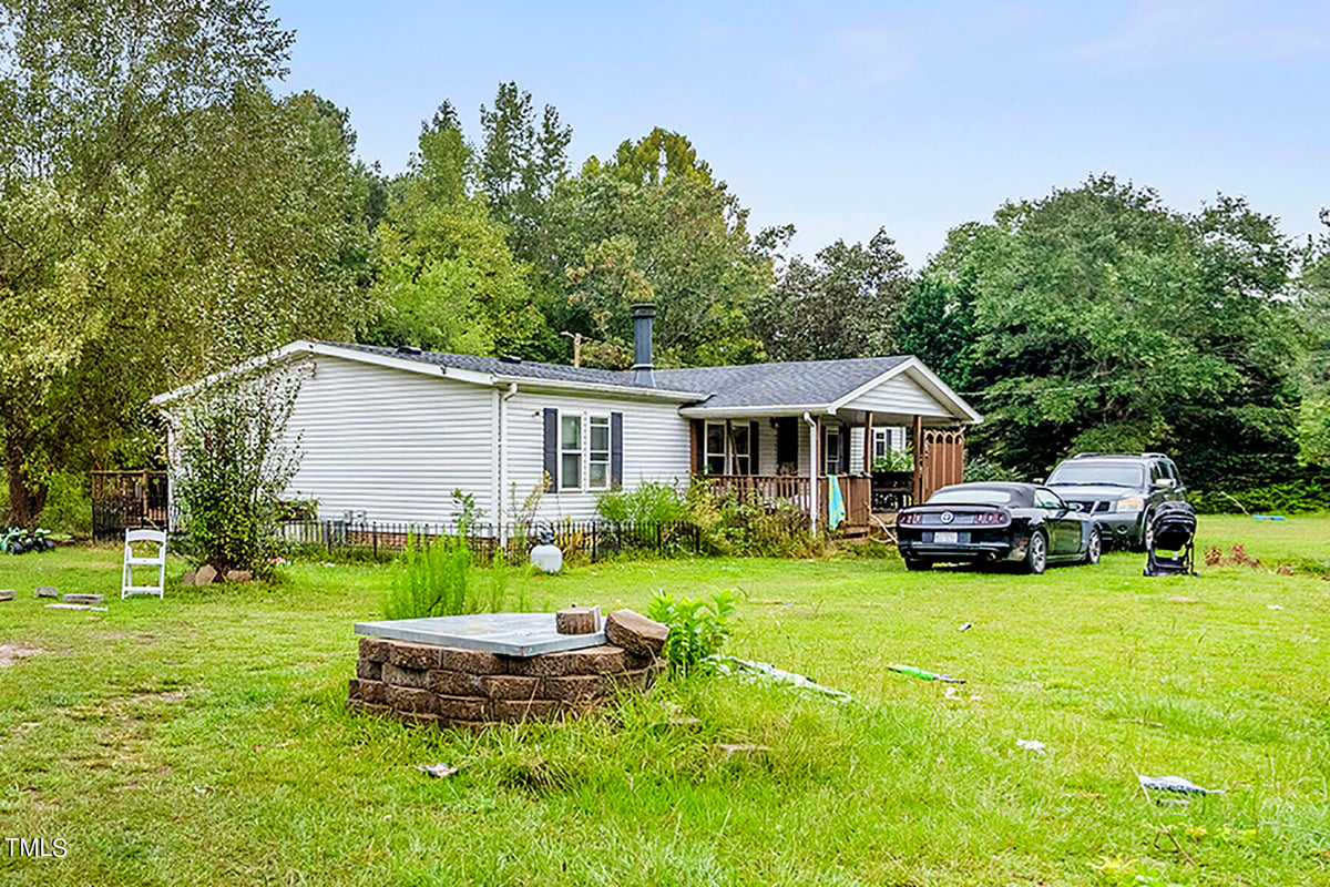 567 Gunter Lake Road, Sanford NC 27332