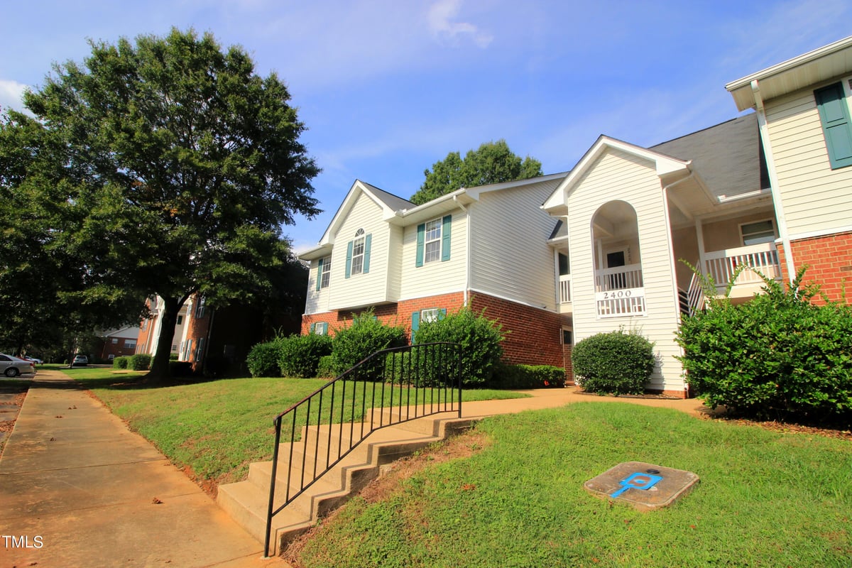 2421 Wellington Ridge Loop, Cary NC 27518