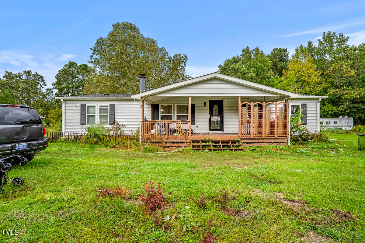 567 Gunter Lake Road, Sanford NC 27332