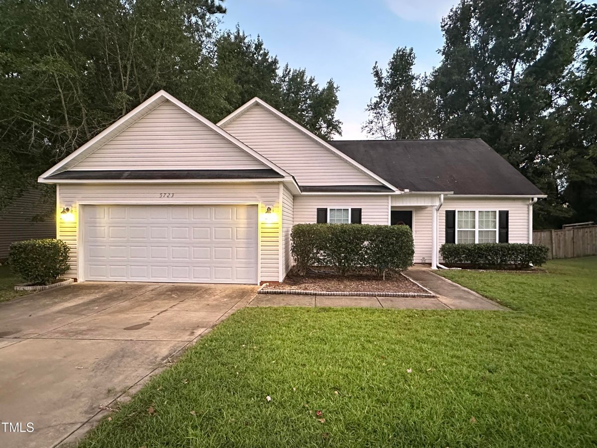 5723 Scarecrow Court, Fayetteville NC 28314